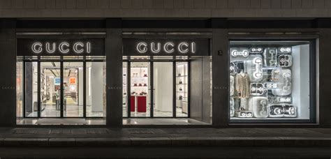 gucci tram|Milano Monte Napoleone Flagship .